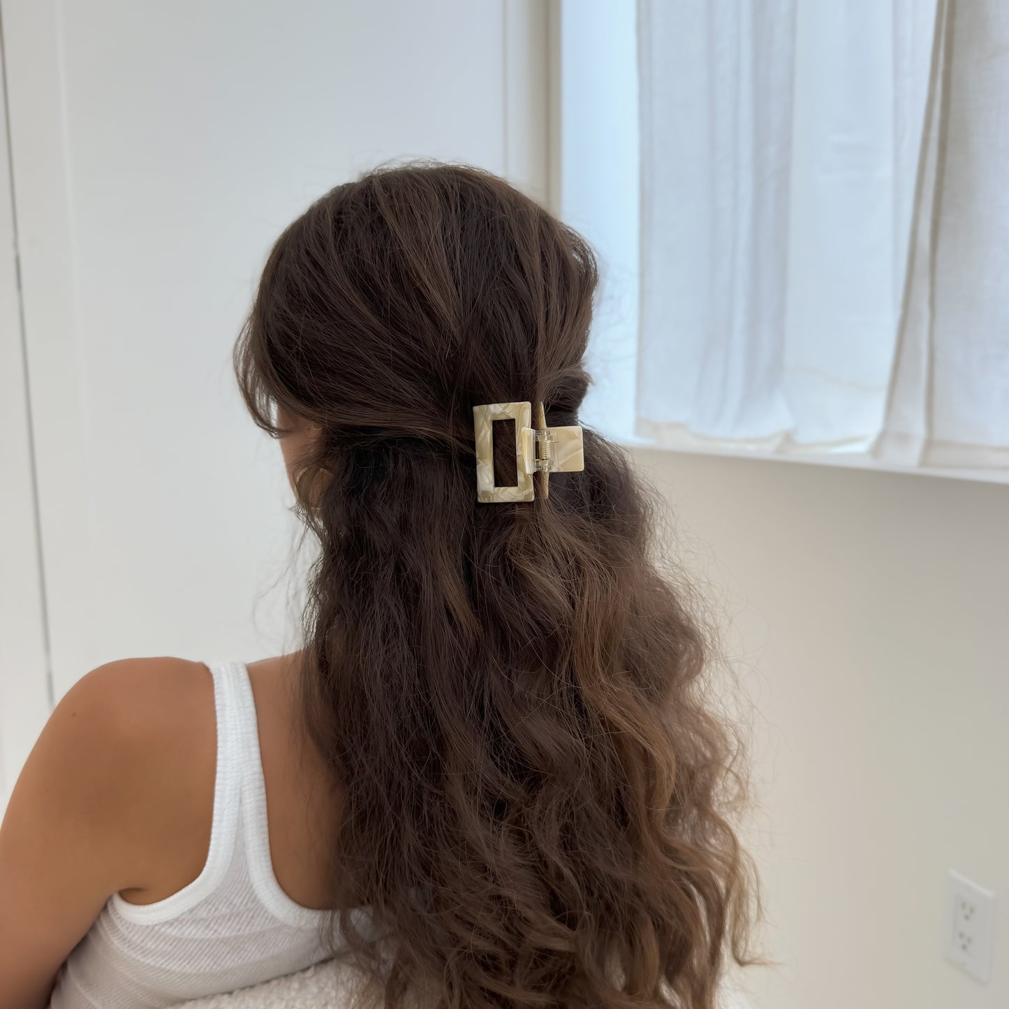Ecofriendly Acetate Midi Clip - Vanilla Swirl