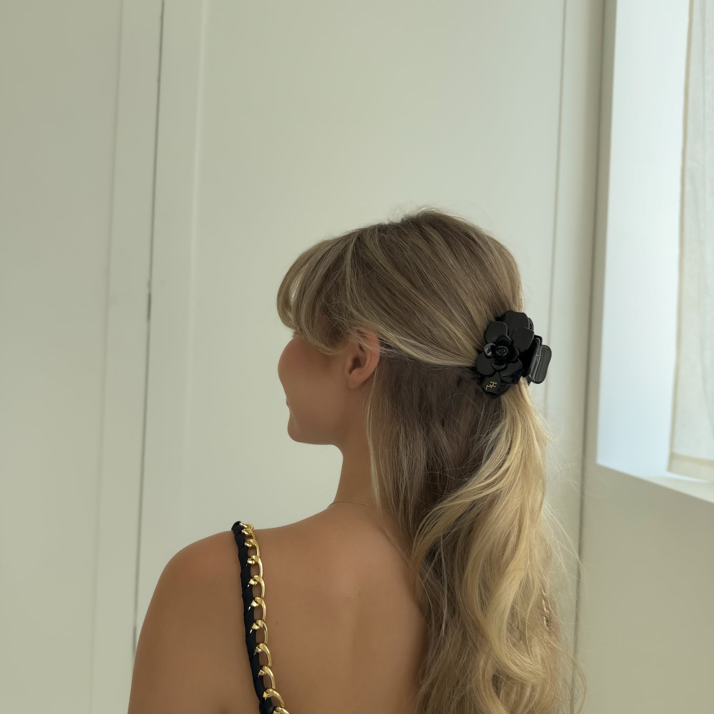 Acetate Magnolia Claw - Black