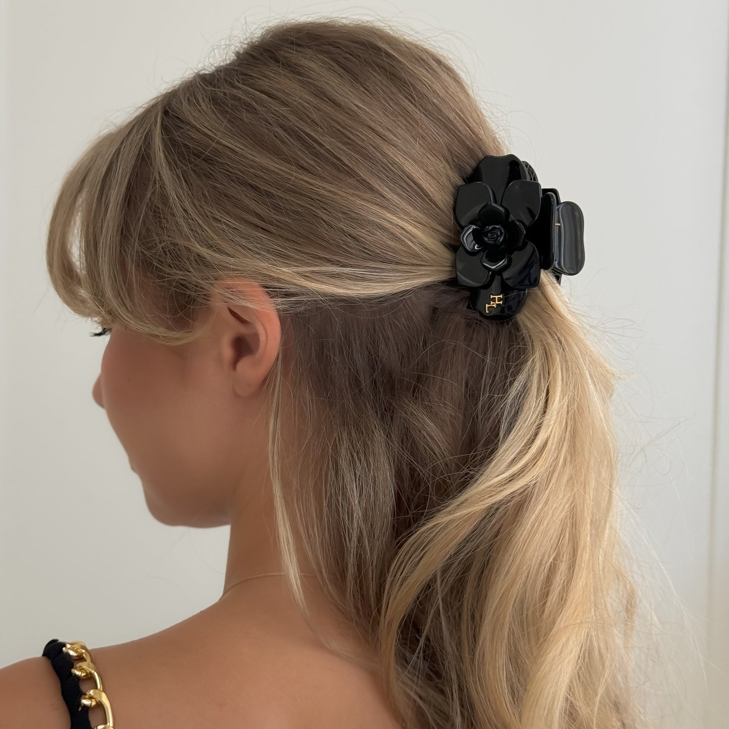 Acetate Magnolia Claw - Black