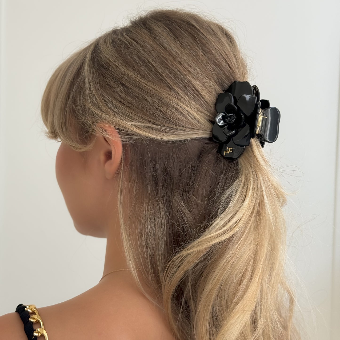 Acetate Magnolia Claw - Black