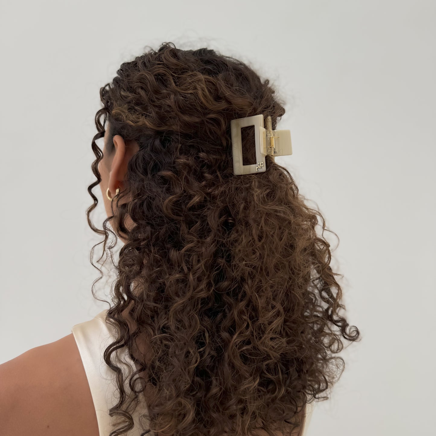 Ecofriendly Acetate Midi Clip - Sand